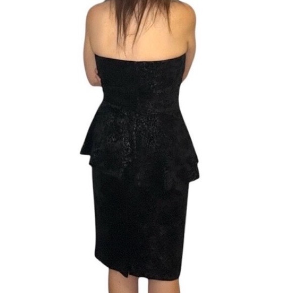 V-Day! 💘 Badgley Mischka Strapless Peplum Velvet Dress - Black - Size 6 - Picture 2 of 14